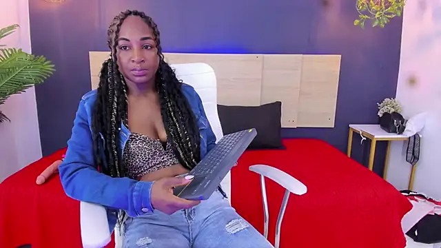 Snapshot of Nathy_Ross chatting on 23, 11, 2025 Nathy Ross online show from 23, 11, 2025