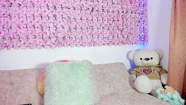 Lynda Bonnie online show from 1, 11, 2025