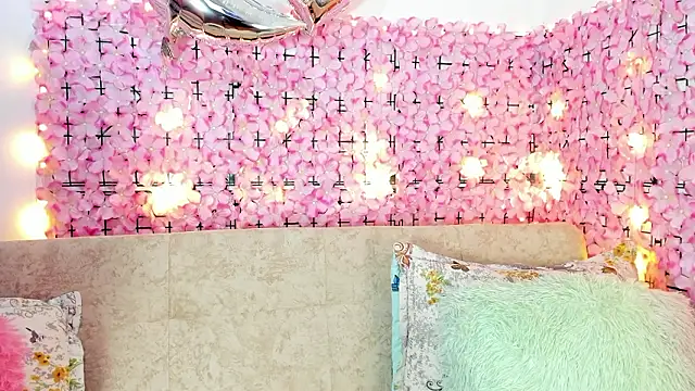 Lynda Bonnie online show from 28, 2, 2026