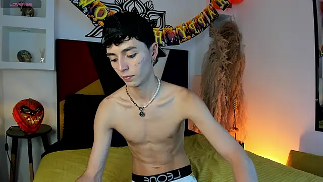 MaikyCooper online show from 7, 10, 2025