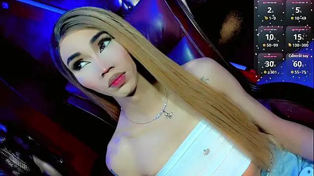 emelly horny  online show from 19, 11, 2025