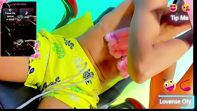 emelly horny  online show from 25, 10, 2025