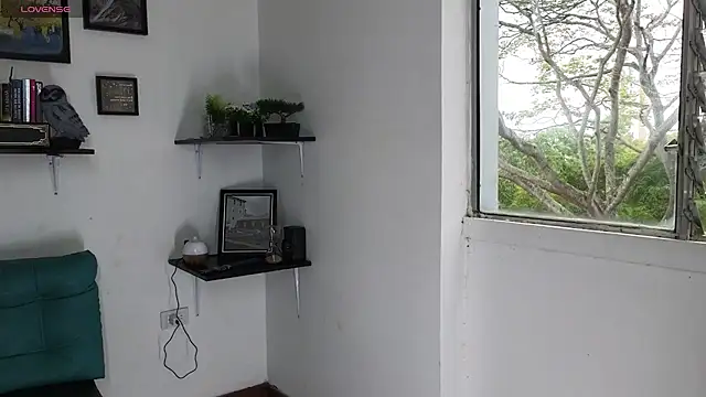 Snapshot of atenea_02_love chatting on 2, 6, 2026 atenea 02 love online show from 2, 6, 2026