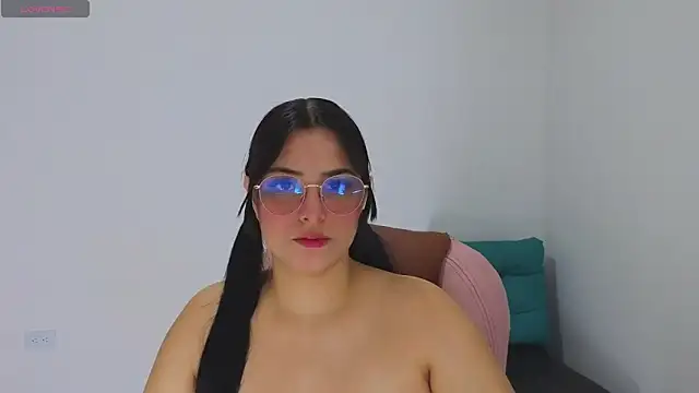 Snapshot of atenea_02_love chatting on 14, 5, 2026 atenea 02 love online show from 14, 5, 2026