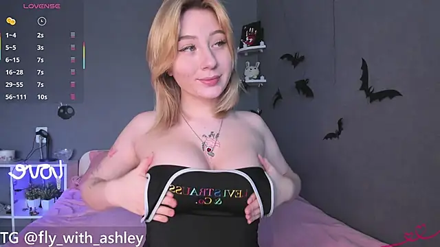 Snapshot of ashley_lovestory chatting on 30, 10, 2025 ashley lovestory online show from 30, 10, 2025