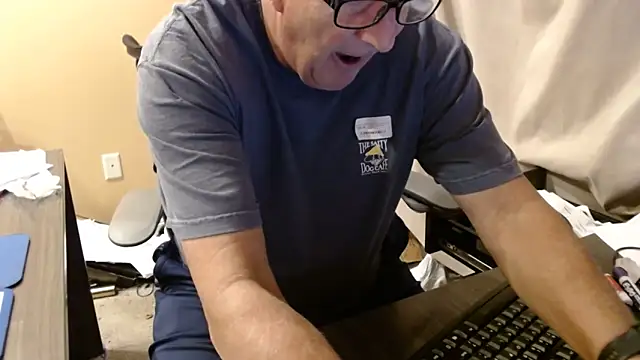 Snapshot of olderandwiser2 chatting on 9, 9, 2025 olderandwiser2 online show from 9, 9, 2025