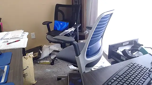 Snapshot of olderandwiser2 chatting on 2, 10, 2025 olderandwiser2 online show from 2, 10, 2025