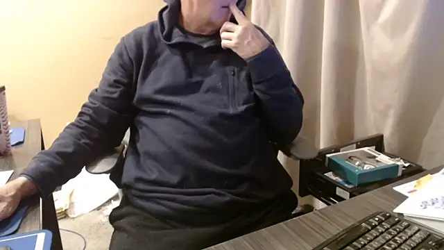 Snapshot of olderandwiser2 chatting on 12, 11, 2025 olderandwiser2 online show from 12, 11, 2025