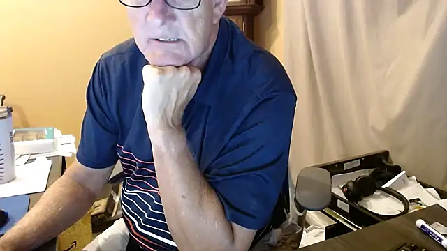 Snapshot of olderandwiser2 chatting on 1, 10, 2025 olderandwiser2 online show from 1, 10, 2025