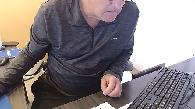 Snapshot of olderandwiser2 chatting on 3, 3, 2025 olderandwiser2 online show from 3, 3, 2025