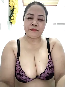 Baby-bigtits2024 online show from 18, 12, 2025