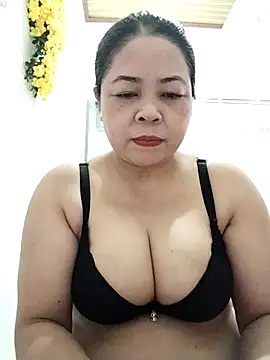 Baby-bigtits2024 online show from 21, 12, 2025