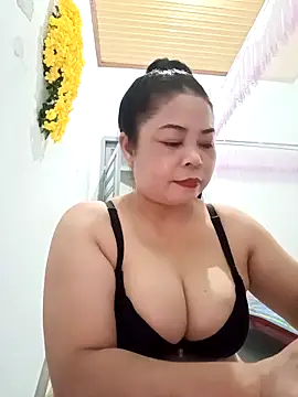 Baby-bigtits2024 online show from 12, 3, 2025