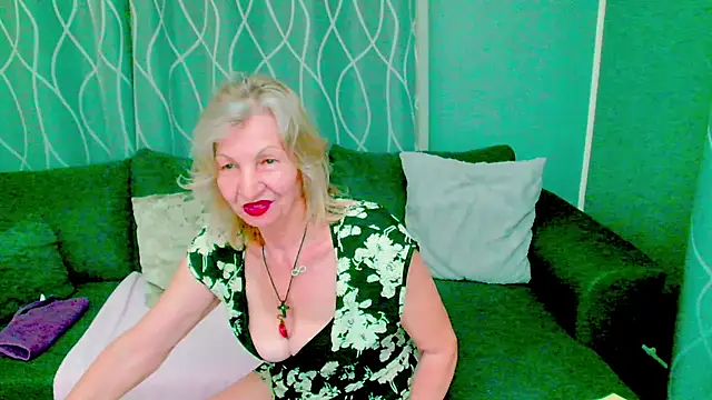 Snapshot of adeleadison chatting on 21, 10, 2025 adeleadison online show from 21, 10, 2025