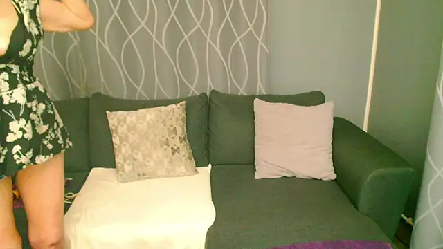 Snapshot of adeleadison chatting on 23, 11, 2025 adeleadison online show from 23, 11, 2025