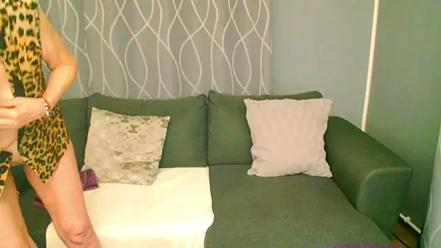 Snapshot of adeleadison chatting on 15, 11, 2025 adeleadison online show from 15, 11, 2025