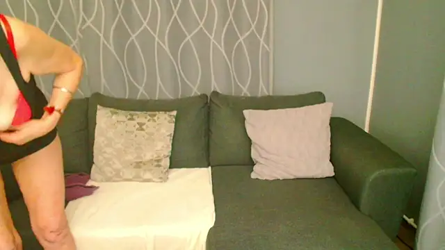 Snapshot of adeleadison chatting on 18, 11, 2025 adeleadison online show from 18, 11, 2025