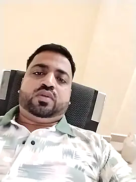 Snapshot of Vij717 chatting on 5, 10, 2025 Vij717 online show from 5, 10, 2025