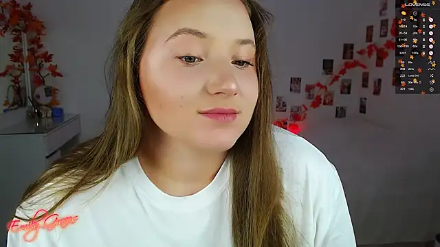 Snapshot of EmilyxxGraces chatting on 28, 9, 2025 EmilyxxGraces online show from 28, 9, 2025