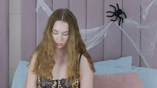 Jackie White  online show from 26, 10, 2025