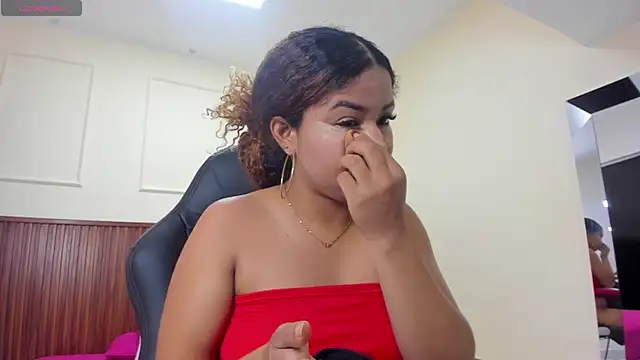 Snapshot of MELINAMARTINS chatting on 14, 11, 2025 MELINAMARTINS online show from 14, 11, 2025