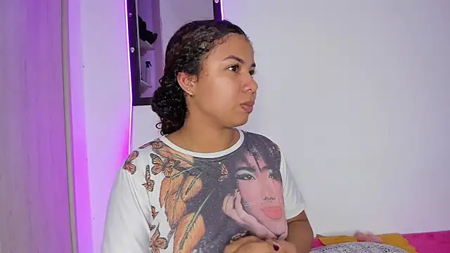 Snapshot of MELINAMARTINS chatting on 8, 5, 2026 MELINAMARTINS online show from 8, 5, 2026
