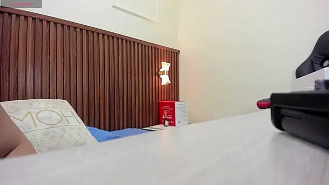 Snapshot of MELINAMARTINS chatting on 13, 11, 2025 MELINAMARTINS online show from 13, 11, 2025