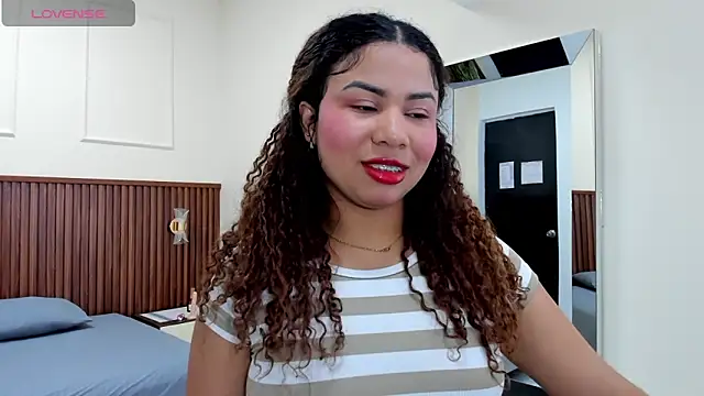 MELINAMARTINS online show from 28, 2, 2025