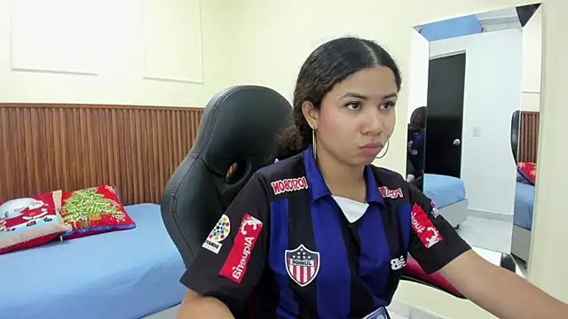 MELINAMARTINS online show from 16, 12, 2025