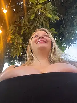 Snapshot of aurora_coldd chatting on 11, 11, 2025 aurora coldd online show from 11, 11, 2025