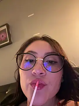 ValentinaOrtiz3 online show from 8, 7, 2026