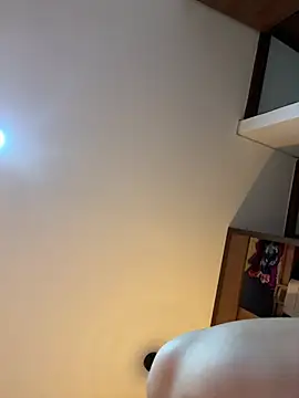 ValentinaOrtiz3 online show from 9, 4, 2026