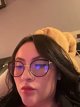 ValentinaOrtiz3 online show from 22, 4, 2026