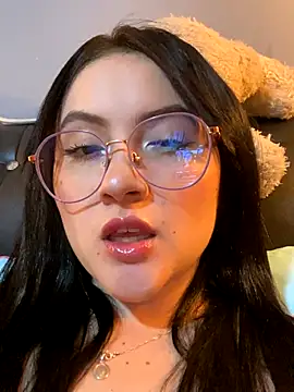 ValentinaOrtiz3 online show from 24, 9, 2025