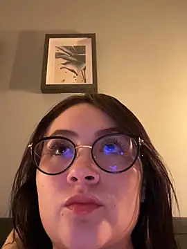 ValentinaOrtiz3 online show from 28, 4, 2026