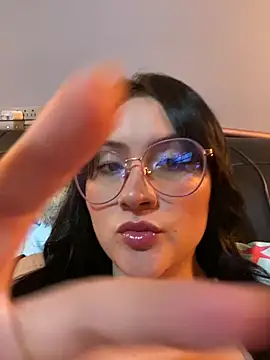ValentinaOrtiz3 online show from 19, 9, 2025