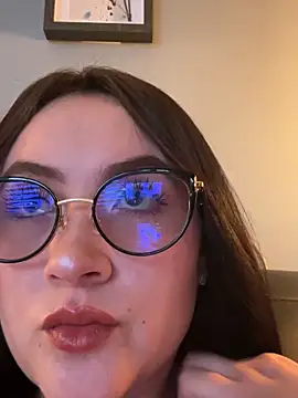 ValentinaOrtiz3 online show from 7, 5, 2026