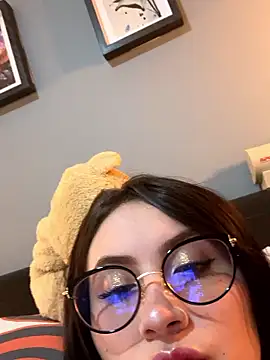 ValentinaOrtiz3 online show from 27, 5, 2026