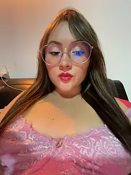 ValentinaOrtiz3 online show from 9, 3, 2025