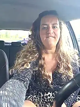 justtess online show from 23, 4, 2026