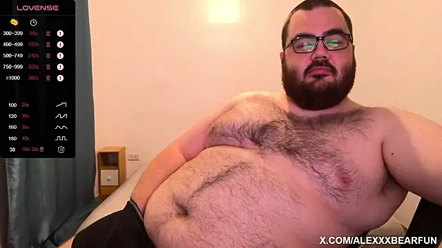 Snapshot of alexxxbear chatting on 10, 1, 2026 alexxxbear online show from 10, 1, 2026