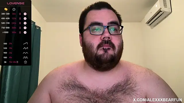 Snapshot of alexxxbear chatting on 17, 12, 2025 alexxxbear online show from 17, 12, 2025