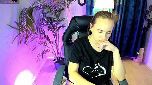 Lika 0ne online show from 17, 10, 2025