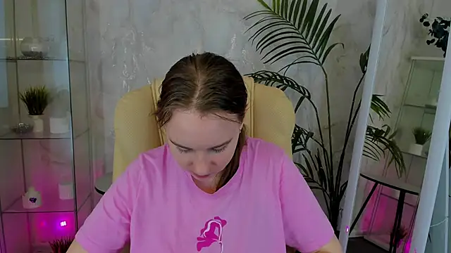 Lika 0ne online show from 17, 4, 2026