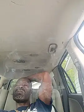 Snapshot of birdg chatting on 10, 9, 2025 birdg online show from 10, 9, 2025