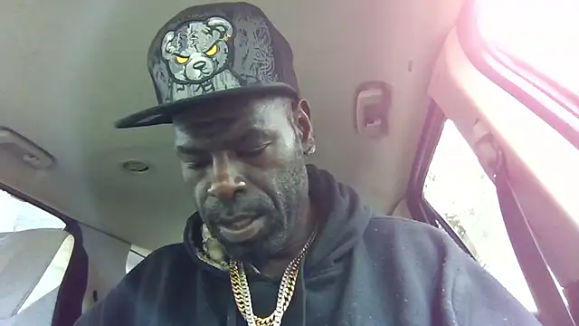 Snapshot of birdg chatting on 12, 10, 2025 birdg online show from 12, 10, 2025