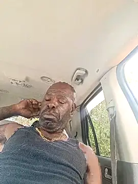 Snapshot of birdg chatting on 1, 10, 2025 birdg online show from 1, 10, 2025