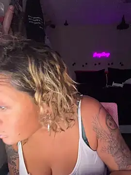 bossyroxy84 online show from 8, 11, 2025