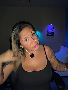 bossyroxy84 online show from 23, 11, 2025