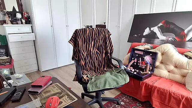 Chanel Noire online show from 3, 4, 2026